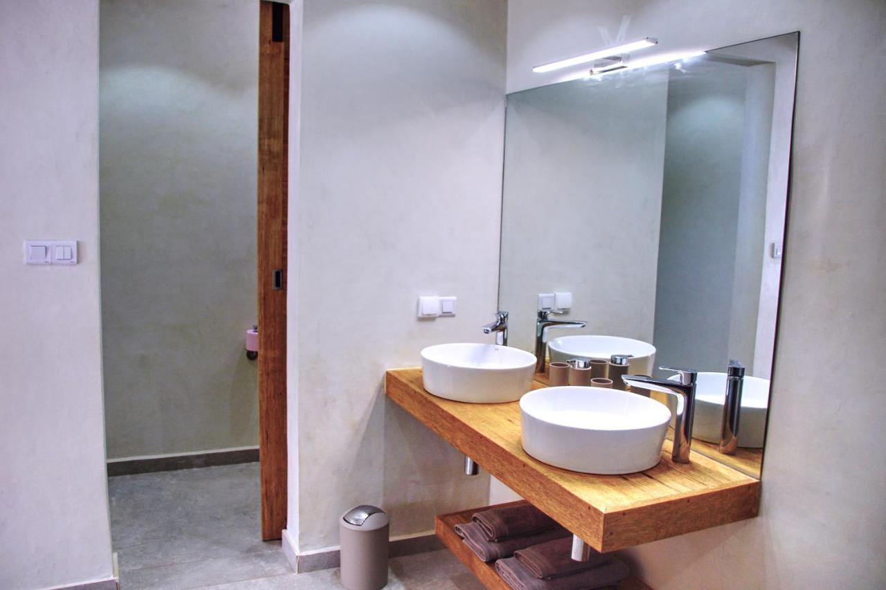 Au Paradis De Jeanne Ngaparou Ngoại thất bức ảnh
