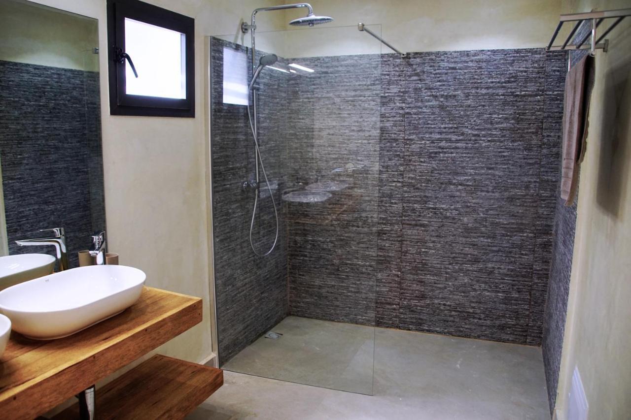 Au Paradis De Jeanne Ngaparou Ngoại thất bức ảnh